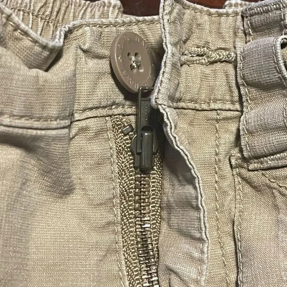 🎉 3/$12 khaki cargo pants. Get 3 $7. 00 items for $12.00 - Picture 3 of 8